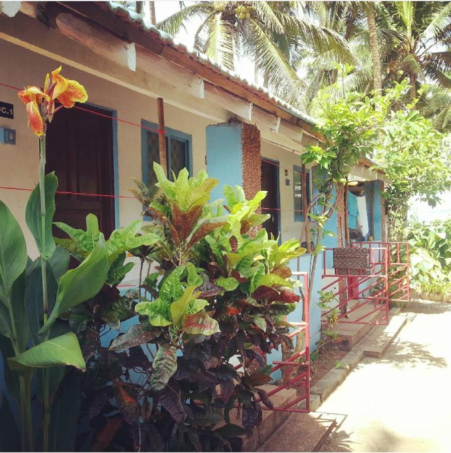 Hippie Hostel Анжуна Экстерьер фото
