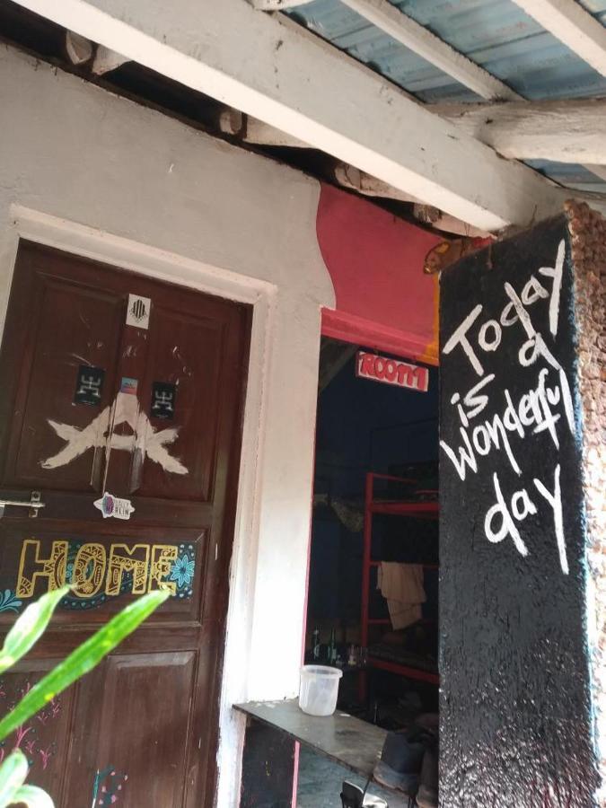 Hippie Hostel Анжуна Экстерьер фото