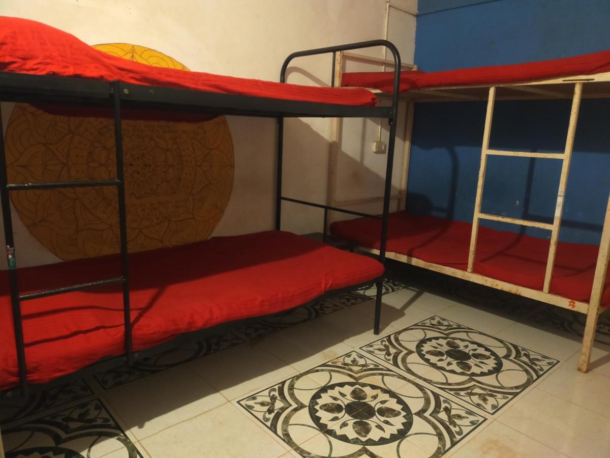 Hippie Hostel Анжуна Экстерьер фото