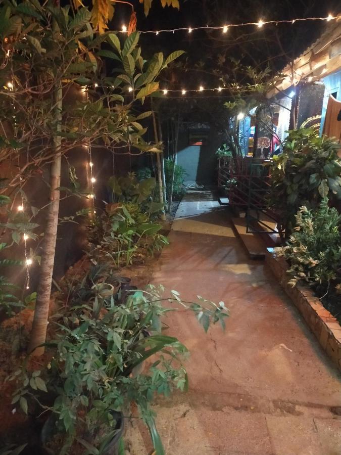 Hippie Hostel Анжуна Экстерьер фото